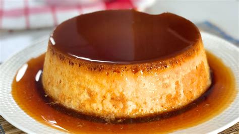 Plato de flan de requesón con vainilla