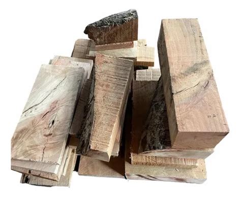 Trozo de madera lista para ahumar