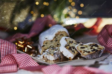 Stollen alemán tradicional con azúcar glas