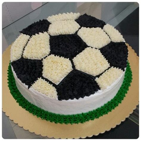 Pastel con forma de balón de fútbol