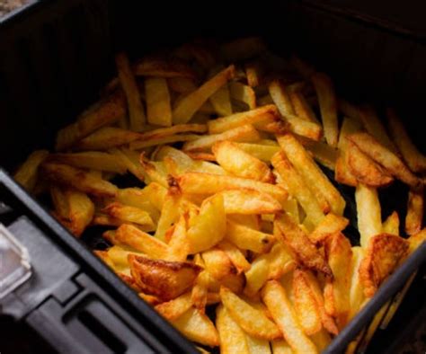 Patatas fritas caseras cocinadas en air fryer
