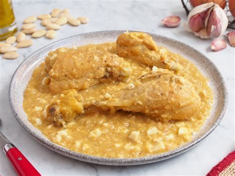Ingredientes para pollo en pepitoria