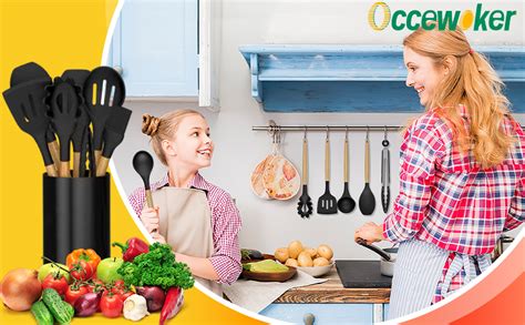 Conjunto de utensilios de cocina en silicona incluyendo pinzas y guantes
