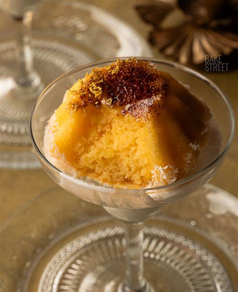 Cocada amarela con rodajas de naranja