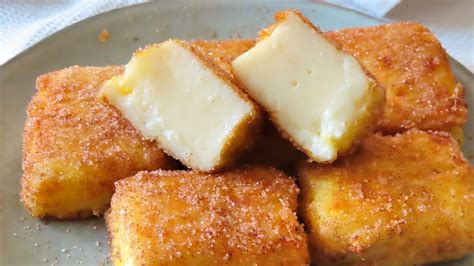 Masa de leche frita en un molde rectangular