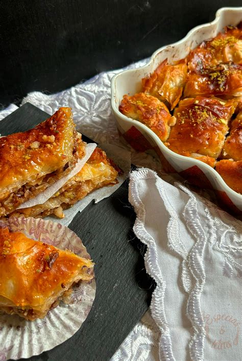 Baklava tradicional con pasta filo y frutos secos