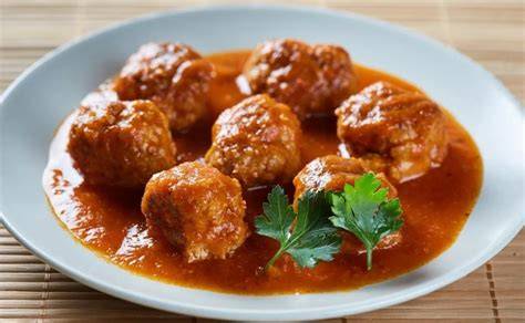Albondigas de garbanzos en salsa