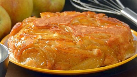 Manzanas salteándose en la sartén AMC