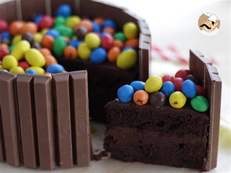 Tarta Kit Kat con cobertura de ganache