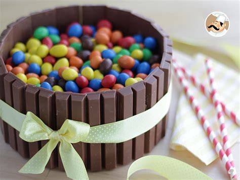 Tarta Kit Kat con base de galleta