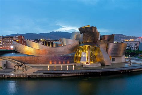 Skyline de Bilbao con el Museo Guggenheim