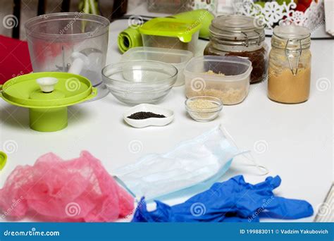 Ingredientes y herramientas para hacer una tarta de fútbol