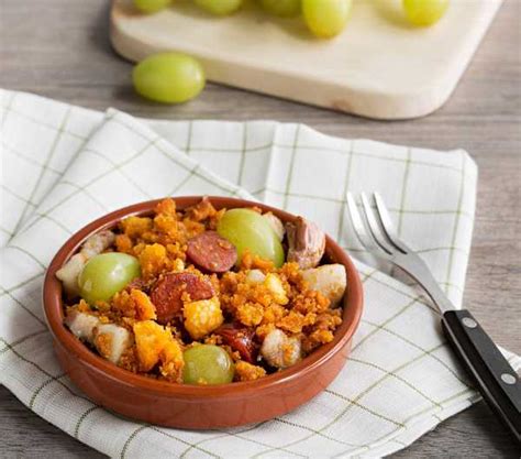 Migas con chorizo y uvas