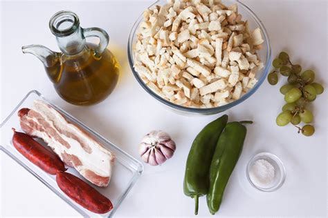 Ingredientes esenciales para migas