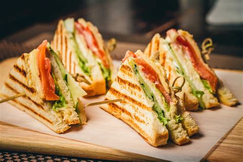 Preparación de sándwich club