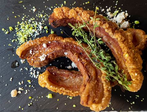 Torrezno de Soria antes y después de cocinar en freidora de aire