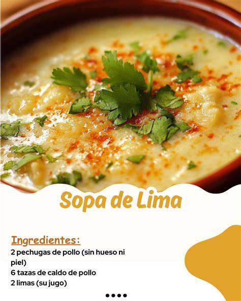 Ingredientes frescos para sopa de lima: limas, cilantro, pollo, cebolla, ajo, tomates