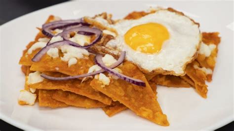 Totopos y chilaquiles como entrantes
