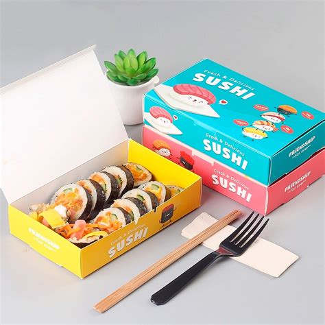 Caja de sushi variada lista para entrega a domicilio