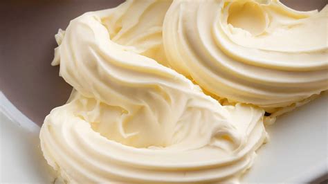 Proceso de preparación de frosting de queso crema