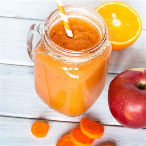 Batido de piña, zanahoria y perejil
