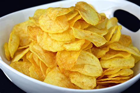 Patatas fritas sin sal en un bol