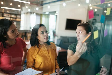 Mujeres haciendo networking