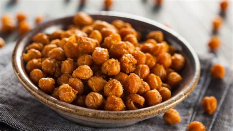 Garbanzos crujientes en un bol