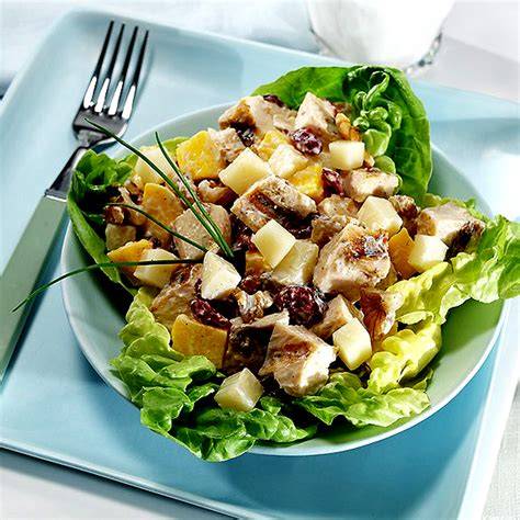 Ensalada de pollo y manzana con miel y mostaza