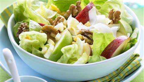 Ingredientes para ensalada de pollo y manzana