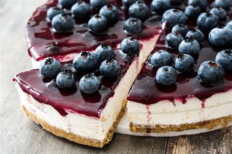 Tarta fría de natillas con arándanos