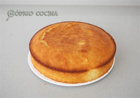 Bizcocho de queso mascarpone recién horneado