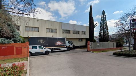 Fachada de las instalaciones de EMBUTIDOS FRIAL en Tres Cantos