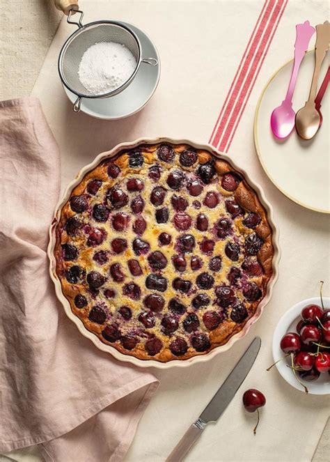 Clafoutis de cerezas en molde
