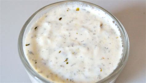 Ingredientes para el aliño de yogur