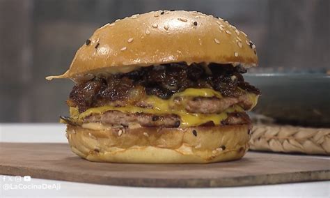 Hamburguesa con mantequilla y bacon