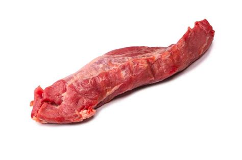 Solomillo de cerdo crudo con cortes para rellenar