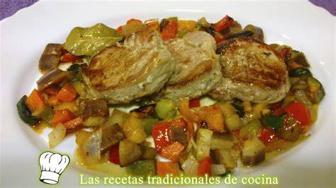 Preparación del Varoma con solomillo, piña y verduras