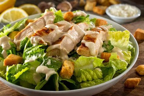 Ensalada César light con pollo a la parrilla
