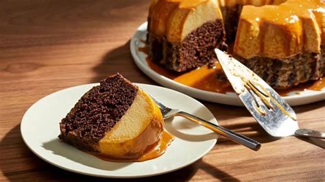 Torta imposible de chocolate y flan de caramelo