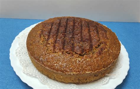 Bizcocho de nuez recién horneado