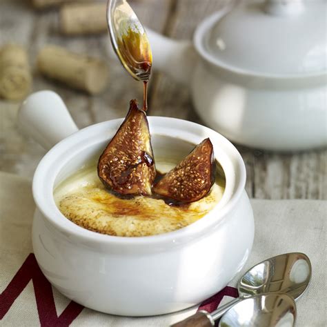 Flan de higos al Pedro Ximénez con decoración de higos