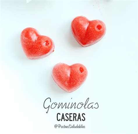 Gominolas de fresa caseras en forma de corazón