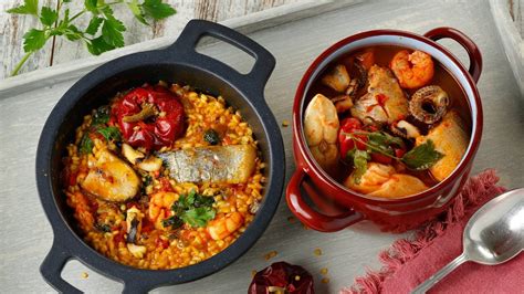 Ingredientes frescos para el arroz de caldero