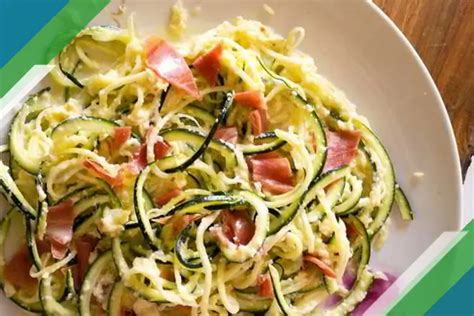 Plato final de espaguetis de calabacín a la carbonara