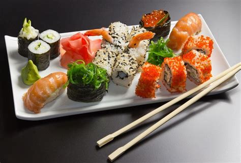 Platos variados de sushi
