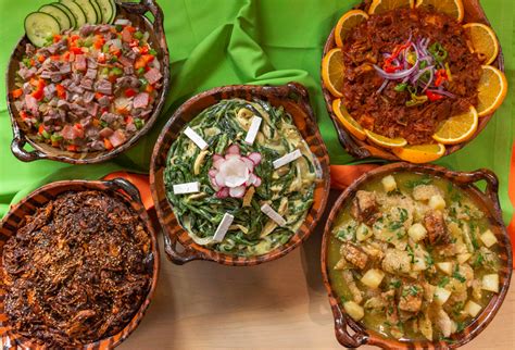 Variedad de guisos con vino en cazuelas de barro