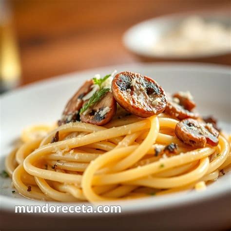 Pasta con setas y queso parmesano