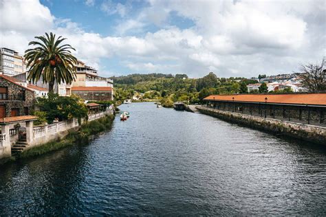 Vista panorámica de Betanzos desde el río Mandeo