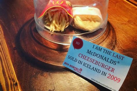 Hamburguesa de McDonald's intacta después de varios años